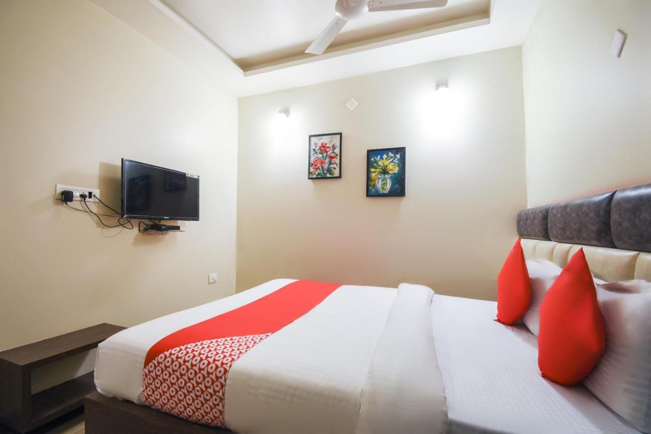 Oyo 64260 Hotel Rajnandini Hābra Exteriör bild