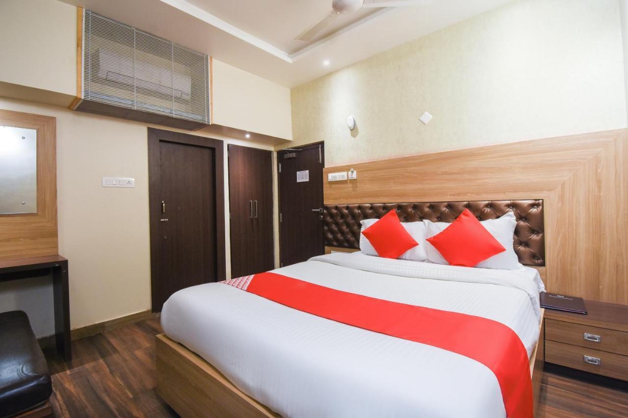 Oyo 64260 Hotel Rajnandini Hābra Exteriör bild